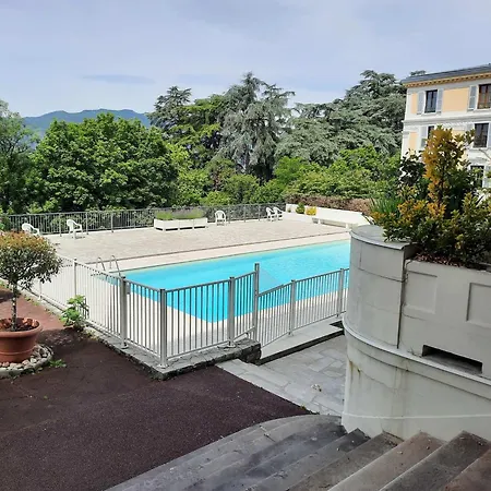 Cosy à Avec Accès Piscine - Fr-1-555-115